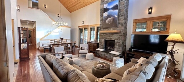 Dover Bay Cabin Idyllic Luxury in the Heart of Idaho's Mountain Lake Wonderland in Dover
