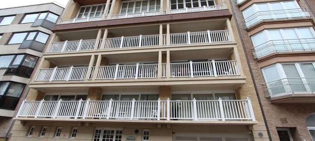 Duplex in Knokke near North Sea Beach in KNOKKE