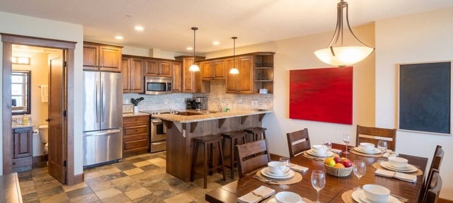 Elevate your mountain escape at Timberstone #19! This isn't just a condo; it’s a three-level mountain sanctuary. Boasting true ski-in/ski-out access right by the Owl T-Bar and a spa-like primary suite with a soaker tub. in Kimberley