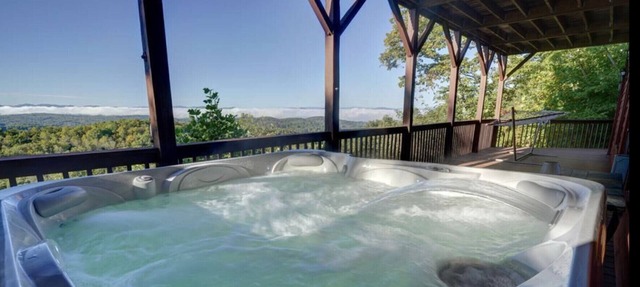 Endless View Mountain Cabin with Hot Tub & 180° Long Range Views in Murphy