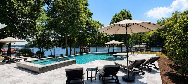 Entertainers Dream! Private Pool, Spa, Pool Table, Shuffleboard, Arcade, Firepit, Tiki Bar! in Terrell