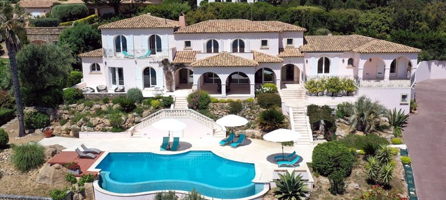 Exceptional seafront villa with 180° view of the Gulf of Saint-Tropez in Sainte-Maxime