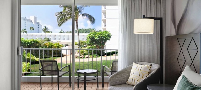 Exciting Water Adventures! Beachfront Resort! W/Pool Access & Airport Shuttle! in Lihue
