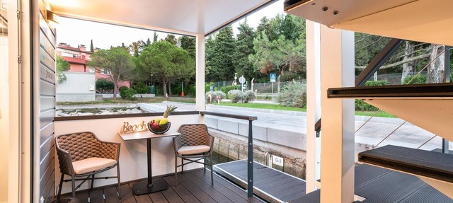 Exclusive houseboat with hot tub in Portoroz