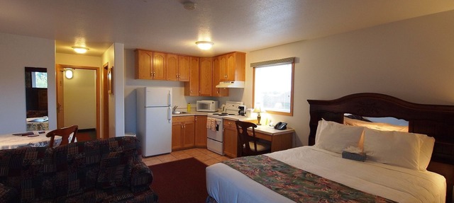 Executive House Suites Hotel & Conference Centre in High Level