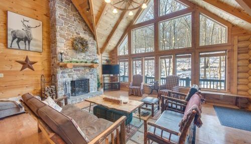 Expansive Group Getaway: 11 Mi to Lancaster! in New Providence