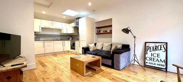 Flat 3, Waterloo Apartments in Radstock