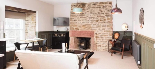 Former 18th century bank, now contemporary apartment with Michelin Guide rated restaurant in Peak District