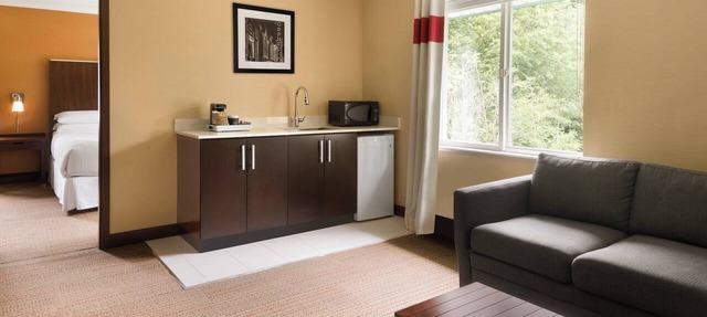 Four Points by Sheraton Surrey in Surrey