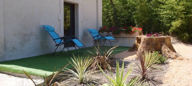 Gîte in Petite Camargue for 2 people on the banks of the Petit Rhône in Saint-Gilles