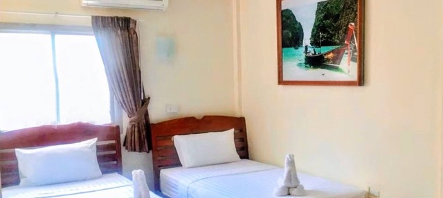 Golden Bee PhiPhi Hostel in Ko Phi Phi