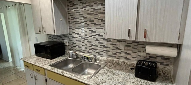 Great location! Golf course on front of the house,15 minutes to beach. in Venice