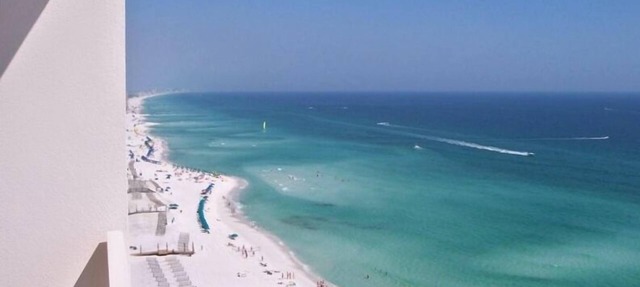 GULF FRONT. AMAZING VIEWS FROM THE 18TH FLOOR! 3 Pools! ON THE BEACH! TIKI BAR in Destin