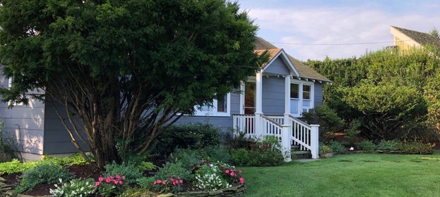Hamptons Charming Cottage off Peconic Bay -Oct to May in Hampton Bays
