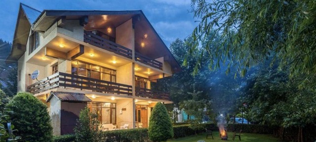 Himalayan Mansion Luxury Villa by the Mall Manali in Manāli