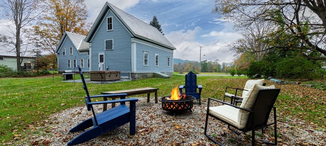 Historic 150-year-old farmhouse, Jacuzzi included in Chester