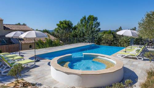 Holiday Home Les Garrigues d'Ozilhan by Interhome in Saint-Hilaire-dʼOzilhan