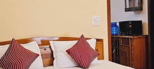 HostMyStay: Cozy 2BHK in Amar Colony Market |Family-Friendly & Centrally Located in New Delhi