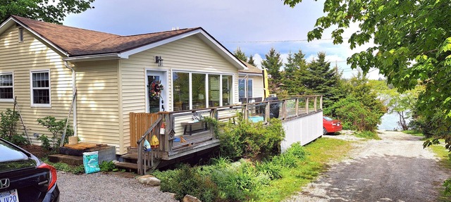 Ingramport Ocean Cottage Minutes from beautiful beaches on the South Shore of NS in Ingramport