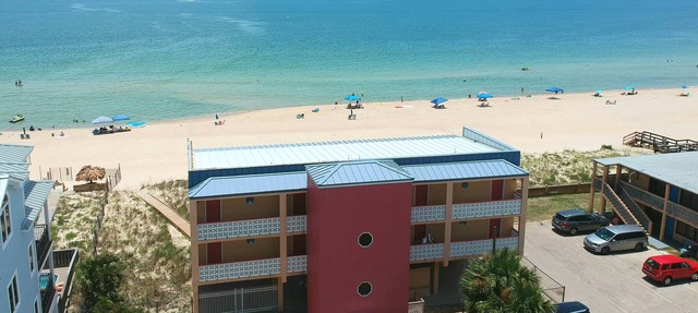 Island Suites - Beachfront, boutique hotel, walk to lighthouse, dining & more in St George Island