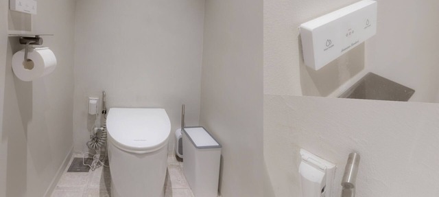 It is located in front of Namsan Mountain/5-minute drive to Hwangridan-gil in Gyeongju-si