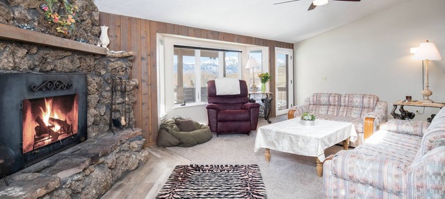 Jackson Hole 2 Bed 2 Bath plus office w/murphy bed and Great Views. in Jackson