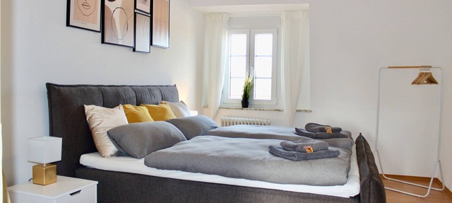 Kingsize Boxspring Bed, Kitchen, Smart TV etc. in Schweinfurt