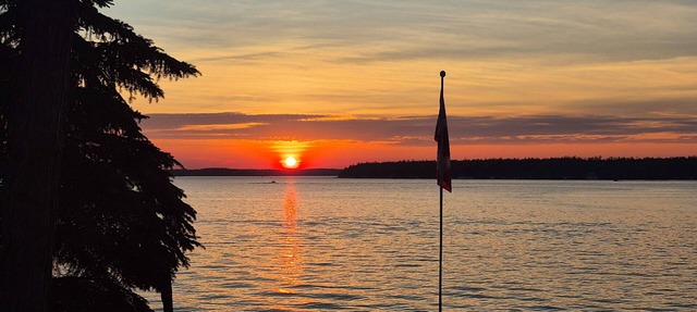 Lakefront Cottage on Private Road in Kawartha Lakes