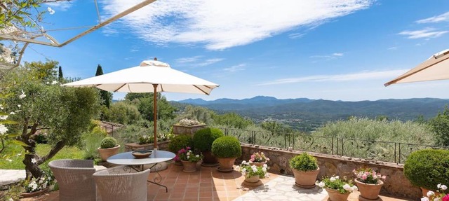 Large villa with separate guesthouse, luxury amenities and panoramic view in Montauroux