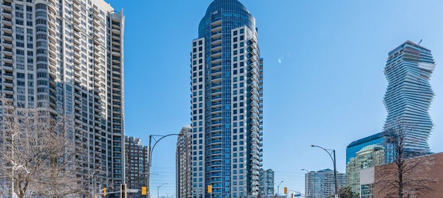Luxurious 2 Bedroom Condo in Mississauga