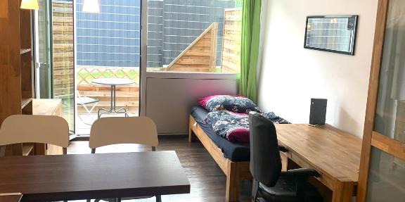 Luxurious Apartment , Next to University& WIFI, Free Parking, Bed&Matress in Regensburg
