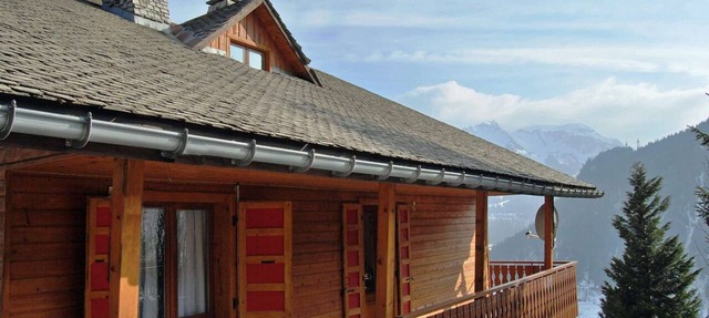 Luxurious Chalet 12 pers - authentic, sauna, close to ski slopes in Châtel