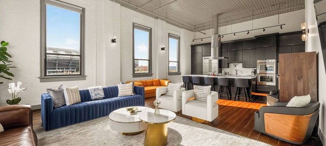 Luxury 6BR Retreat w Rooftop Deck at TQL Stadium in Cincinnati
