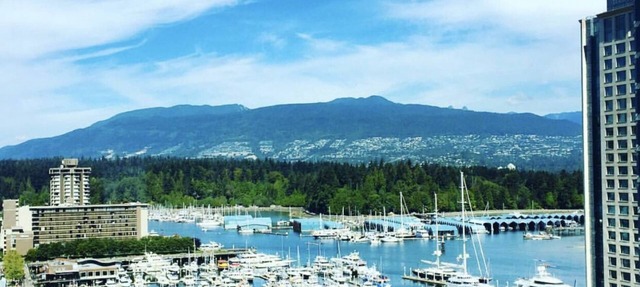 Luxury Coal Harbour 2 bed 2 bath w/Stunning Views in Vancouver