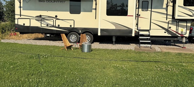 Luxury RV in Saint Anthony near the Sand Dunes and Yellowstone in Saint Anthony
