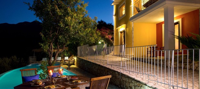Luxury villa overlooking the sea with private pool-Villa Rose in Lefkada