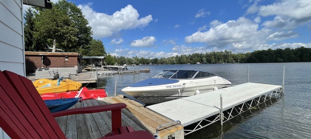 Luxury Waterfront Cottage with Swimming Pool, Hot Tub, Kayaks, Pedal Boat & Dock in Bobcaygeon