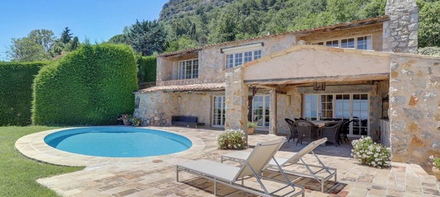 Magnificent Villa with Panoramic Sea View - 5 Suite Bedrooms - BBQ - 8 Guests in Vence