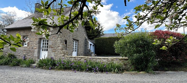 Maison de Campagne, Proche du Mont st Michel, Idéal Pour un Couple et un Enfant in Le Grippon