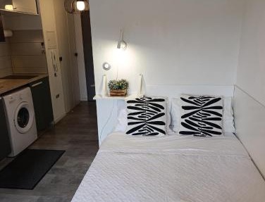 MANHATTAN Studio climatisé Balcon Ensoleillé Parking proche Montpellier in Grabels