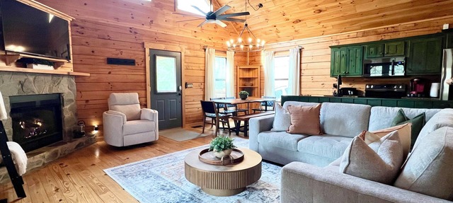 Meadow Vista – 3BR/3BA Cabin Nestled in the Blue Ridge Mountains in Murphy
