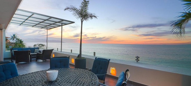Modern Beachfront - Casa Caballito del Mar in Puerto Vallarta