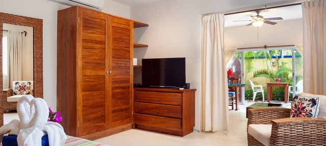 Modern, comfortable, well-appointed apartment with private garden courtyard. in Puerto Morelos