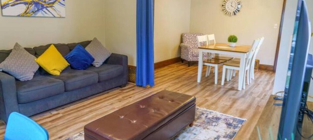 Modern, Cozy unit - Great Location in Minneapolis