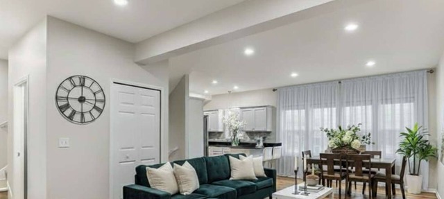Modern Spacious 5 Bed 4 Bath Home Near Downtown in Minneapolis