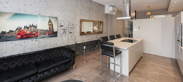 Modern Suite: Steps from Place des Arts in Montreal