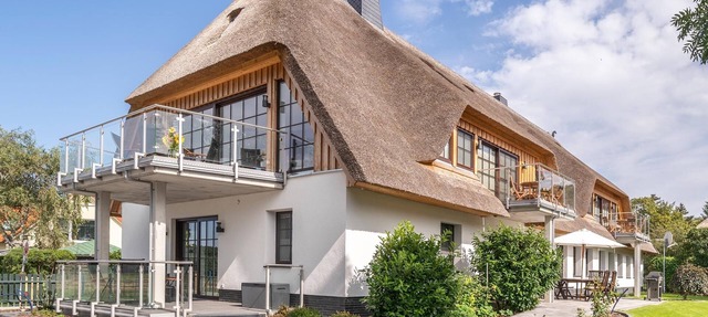 Modern vacation apartment close to the beach with large terrace in Graal-Müritz