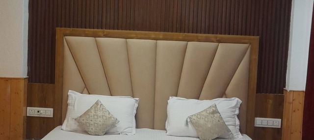 Mountain Mist By Ebony Stays – Spacious 4BHK Luxury Homestay in Kasauli Hills in Kumarhatti