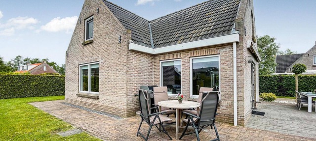 Nice home in Tzummarum with WiFi in Tzummarum