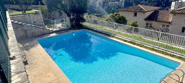 Nice Ouest Piscine et Jardin in Nice